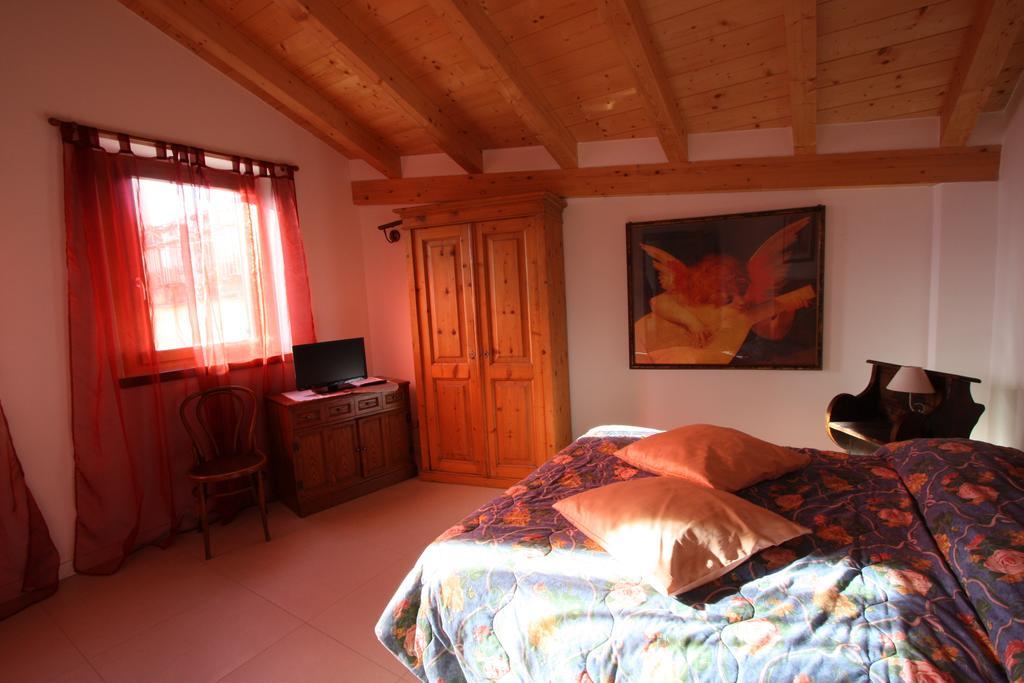 B&B Le Tre Chiavi Isera ภายนอก รูปภาพ