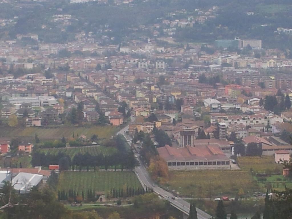 B&B Le Tre Chiavi Isera ภายนอก รูปภาพ